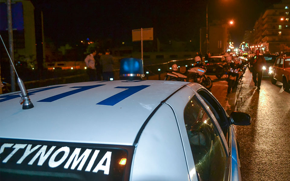 νέα-ερυθραία-ληστές-εισέβαλαν-σε-μονο-561861013