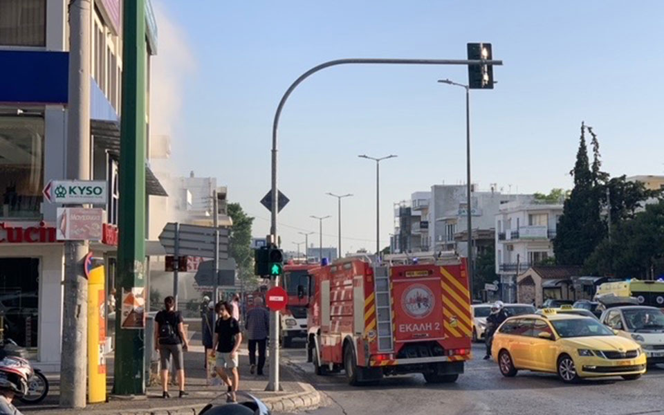 Φωτιά τώρα σε κατάστημα στο Μαρούσι-1