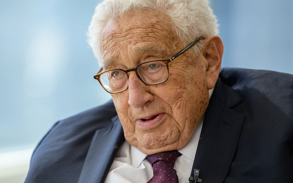 κίσινγκερ-η-ουκρανία-πρέπει-να-δώσει-γ-561875914