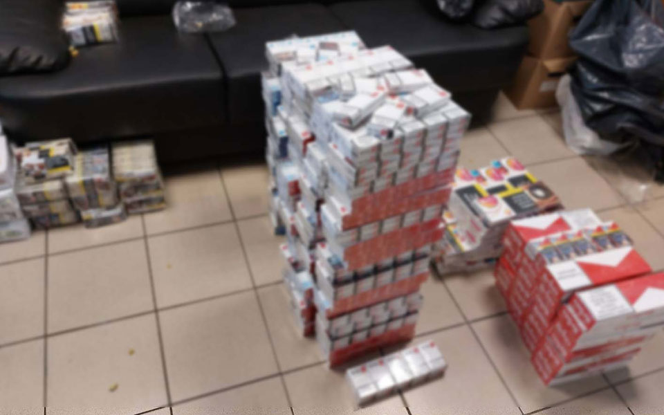 θεσσαλονίκη-χειροπέδες-σε-ιδιοκτήτη-561878827