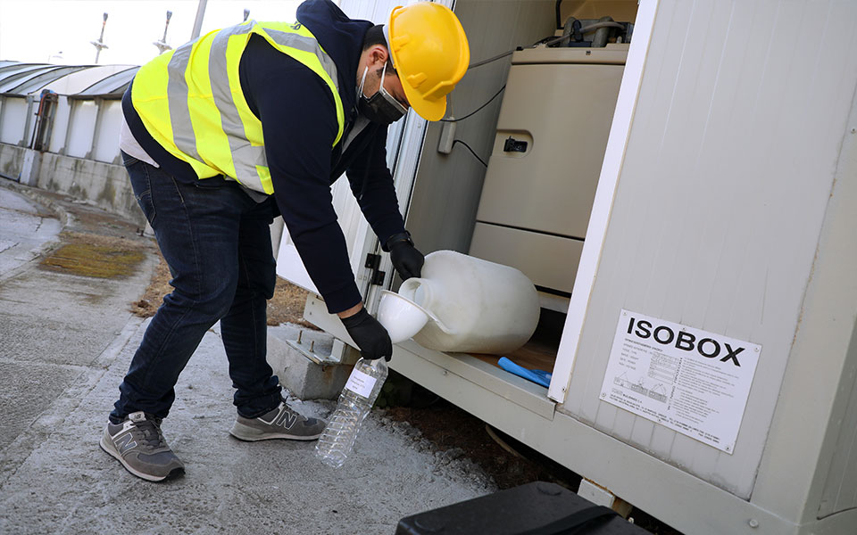 ήπια-αποκλιμάκωση-του-ιϊκού-φορτίου-σ-561872836