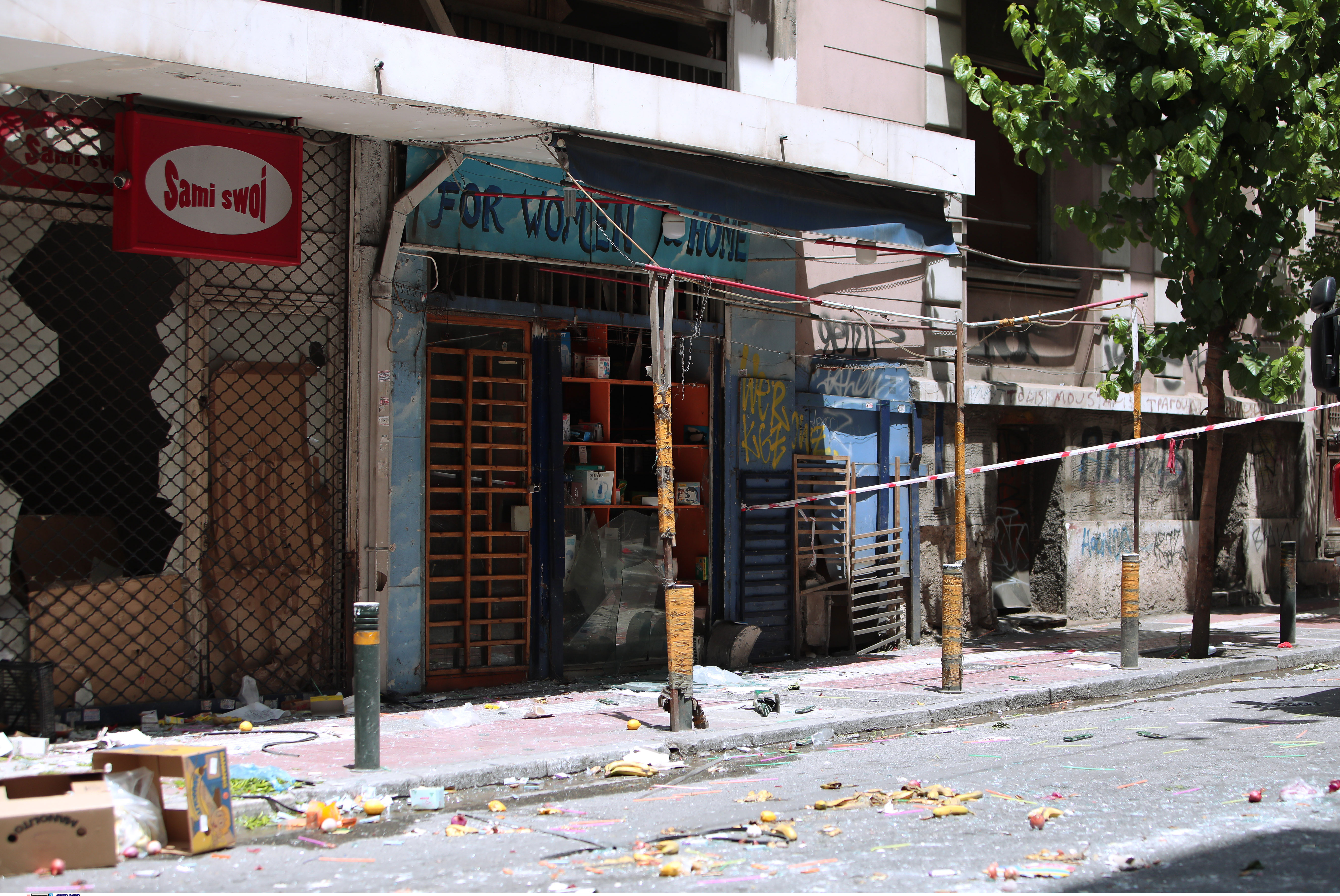 Αθήνα: Συναγερμός στην Πυροσβεστική για έκρηξη σε κατάστημα – Ένας τραυματίας (εικόνες)-3