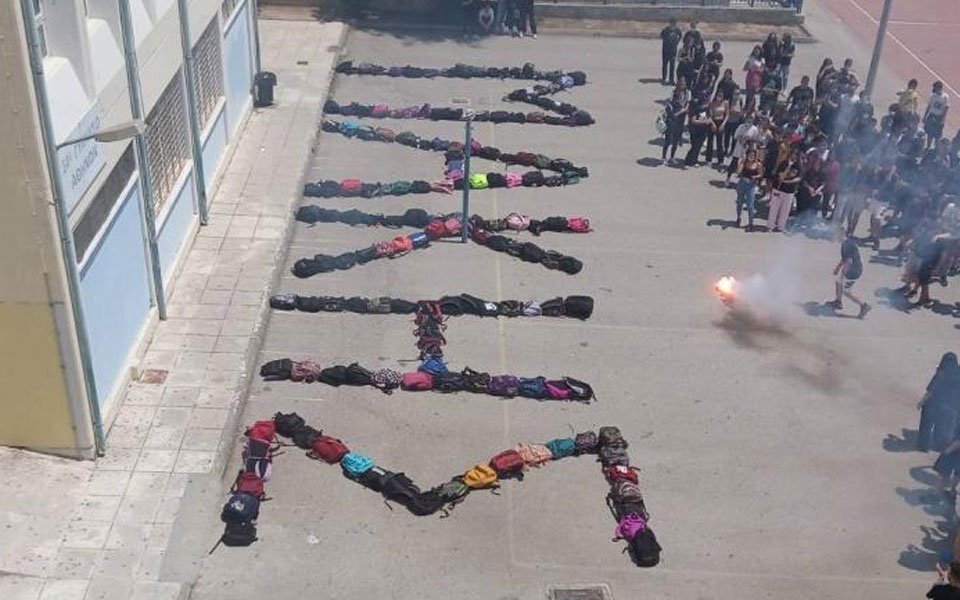 σήμερα-η-κηδεία-του-14χρονου-που-έδωσε-τ-561865186