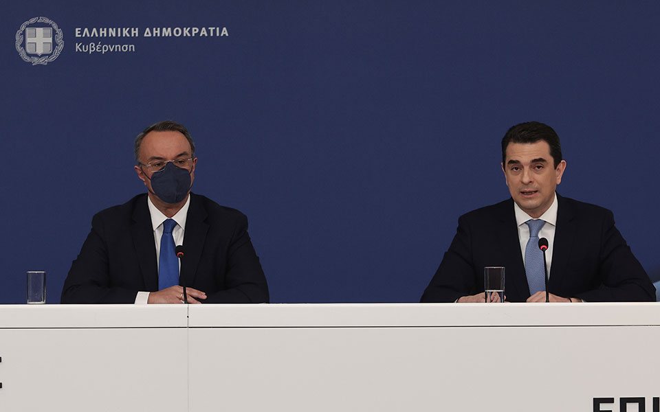 νέα-μέτρα-για-το-ρεύμα-αύριο-η-εξειδίκε-561842830