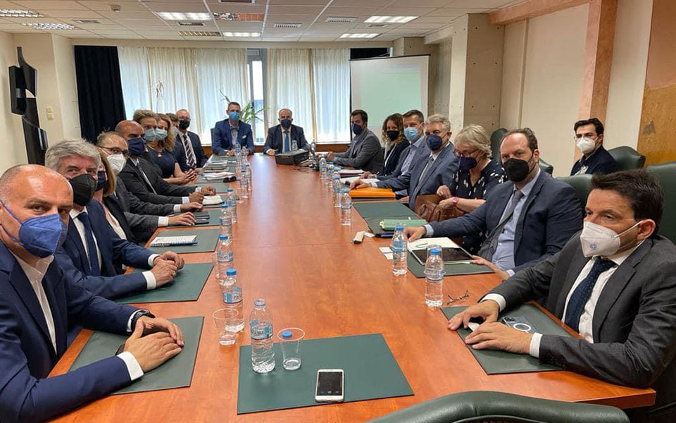 microsoft-έγινε-η-πρώτη-συνάντηση-για-τη-στρατ-561864214