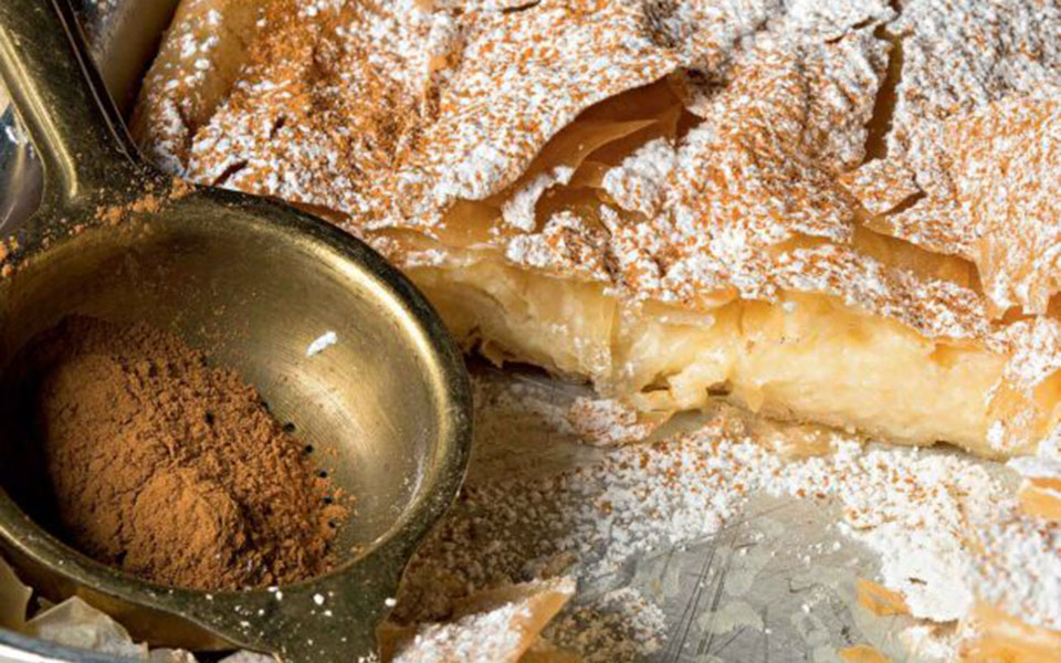 μπουγάτσα-με-κρέμα-ή-με-τυρί-7-συνταγές-561873793