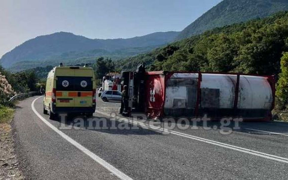 λαμία-νταλίκα-ανετράπη-στην-εθνική-οδ-561875308