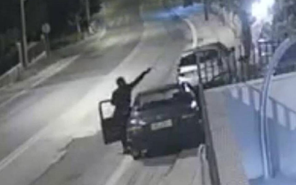 θεσσαλονίκη-τον-απείλησαν-με-όπλο-έξω-561881107