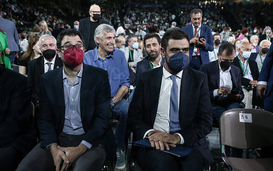 Συνέδριο ΠΑΣΟΚ-ΚΙΝΑΛ: Το νέο σήμα και τα πρώτα «πηγαδάκια» (εικόνες)-7