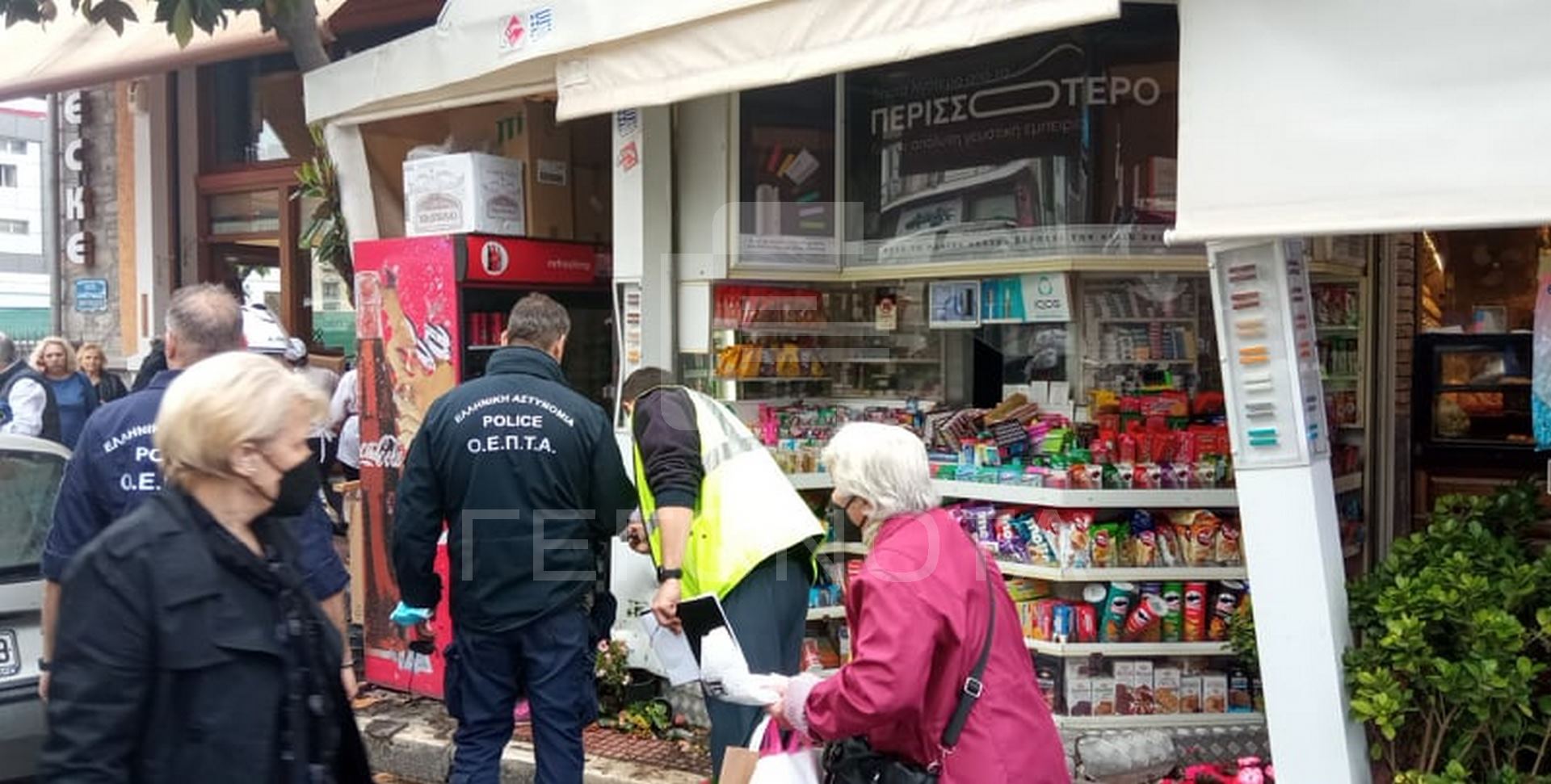Βόλος: Αυτοκίνητο έπεσε σε περίπτερο στο κέντρο της πόλης – Από τύχη δεν υπήρξαν θύματα-1