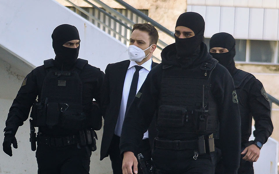 έγκλημα-στα-γλυκά-νερά-ο-πιλότος-έχει-561850915