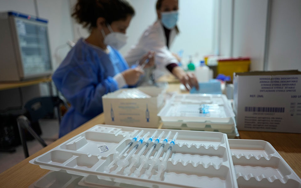 κορωνοϊός-2-235-νέα-κρούσματα-21-θάνατοι-151-δι-561873667