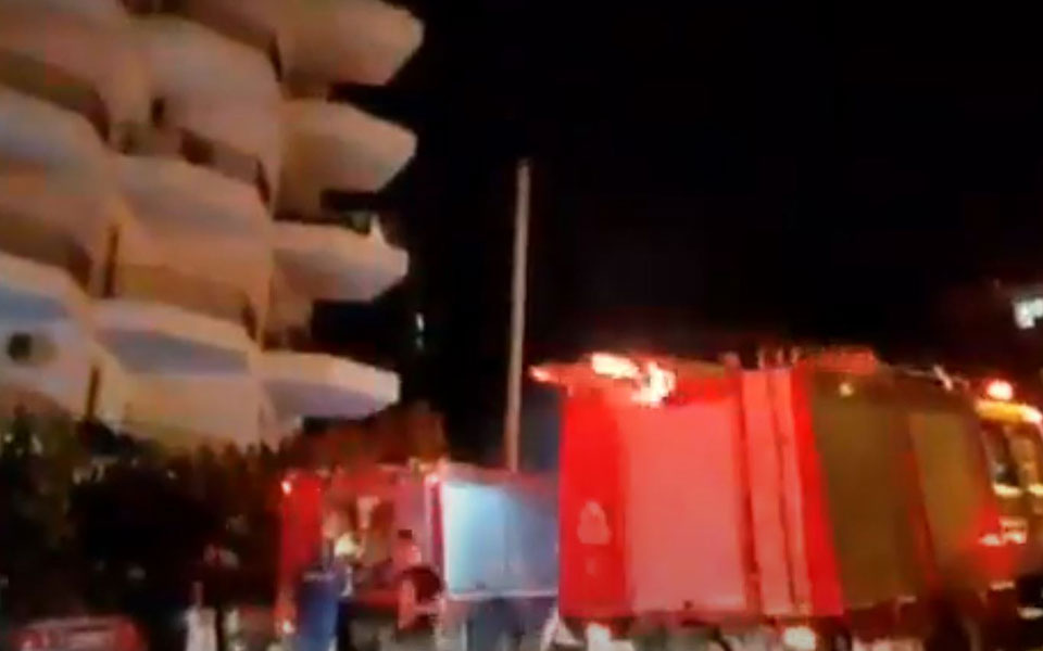 πάτρα-φωτιά-δίπλα-σε-κατοικημένη-περι-561877924