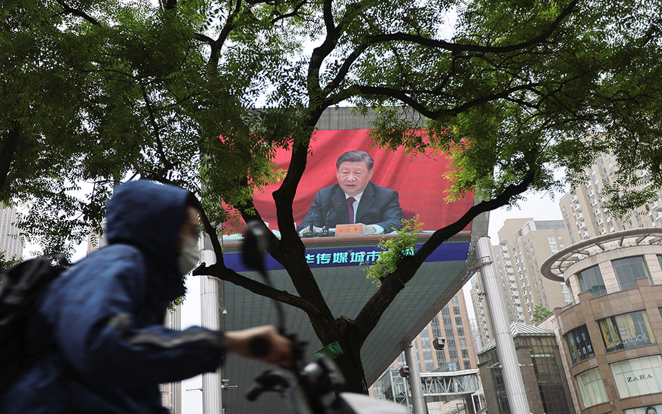 κίνα-οι-ηπα-παίζουν-με-τη-φωτιά-στο-θ-561874063