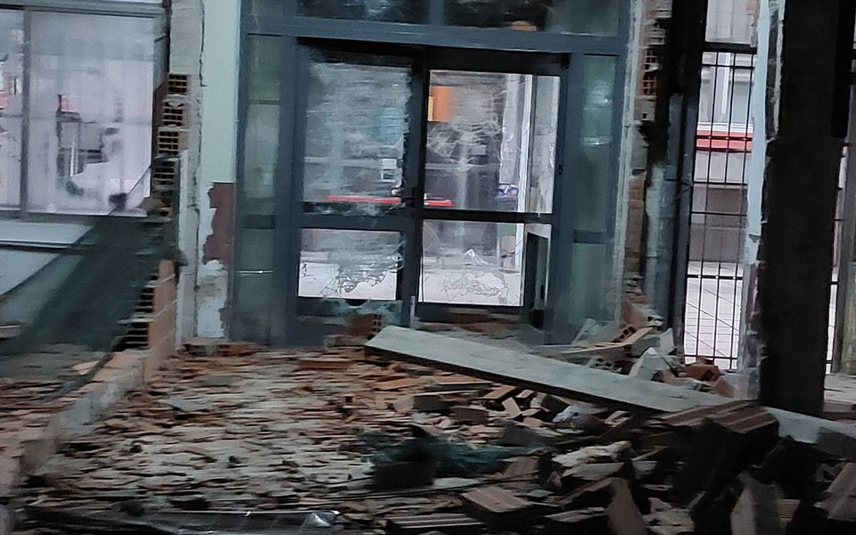 ΑΠΘ: Άγνωστοι διέλυσαν το χώρο που προορίζεται για βιβλιοθήκη-5