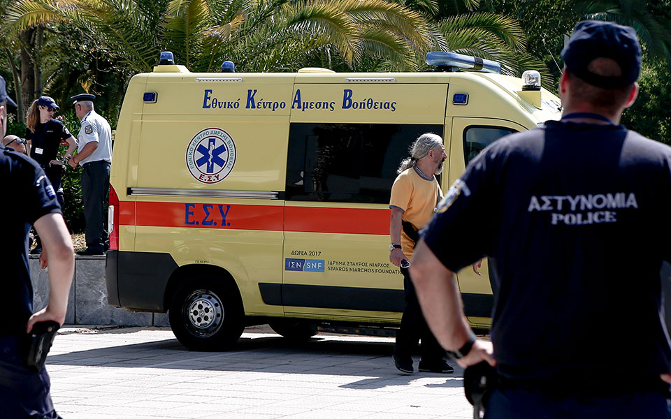 ηράκλειο-αυτοκίνητο-έπεσε-σε-σταθμευ-561836707