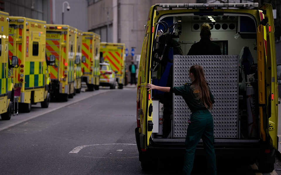 ευλογιά-των-πιθήκων-τέσσερα-ακόμη-κ-561861976