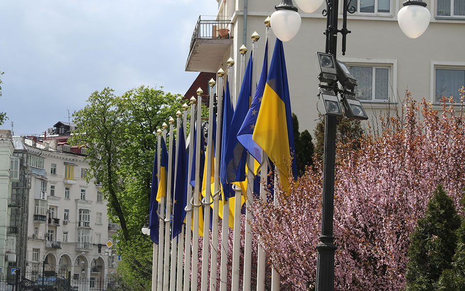 Στο στρατηγείο του Ζελένσκι: Το βαρύ τίμημα του πολέμου και οι αναφορές στην Ελλάδα-12