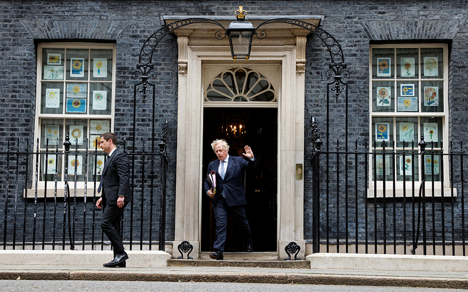 partygate-αλκοόλ-και-καβγάδες-στη-ντάουνινγκ-561877357