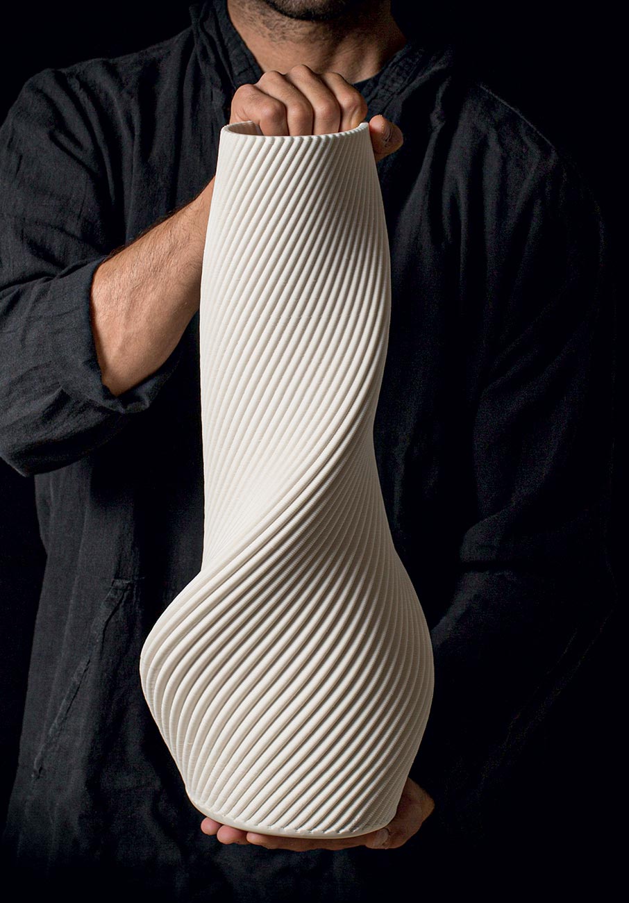 Έξι Έλληνες καλλιτέχνες δημιουργούν τέχνη από το μέλλον-10