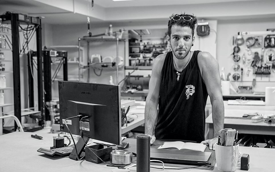 Έξι Έλληνες καλλιτέχνες δημιουργούν τέχνη από το μέλλον-9