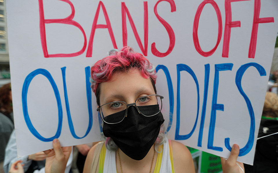 ΗΠΑ: «Κάτω τα χέρια από το σώμα μας!» – Διαδηλώσεις υπέρ του δικαιώματος στην άμβλωση-2