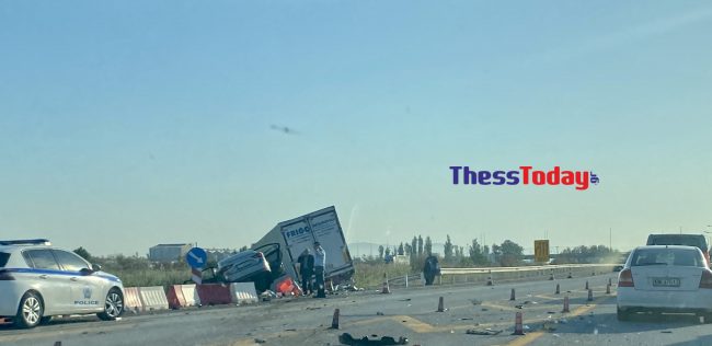 Σφοδρό τροχαίο στην εθνική οδό Θεσσαλονίκης-Βέροιας (εικόνες)-3