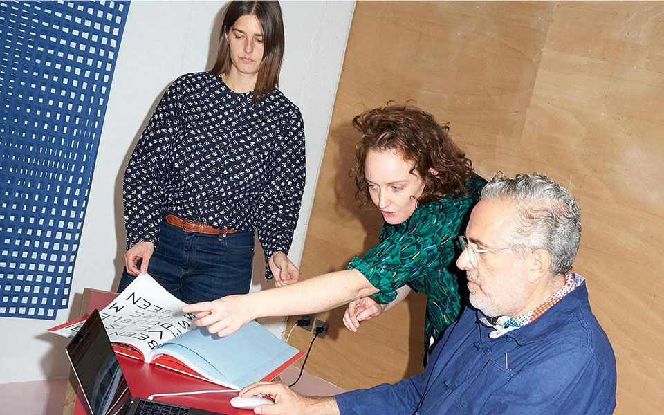 εκθεση-έργων-τέχνης-που-έχουν-τη-μορφή-561859912