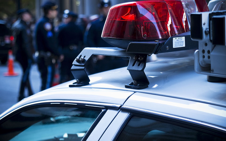 ηπα-μία-νεκρή-και-δύο-τραυματίες-από-πυ-561887086