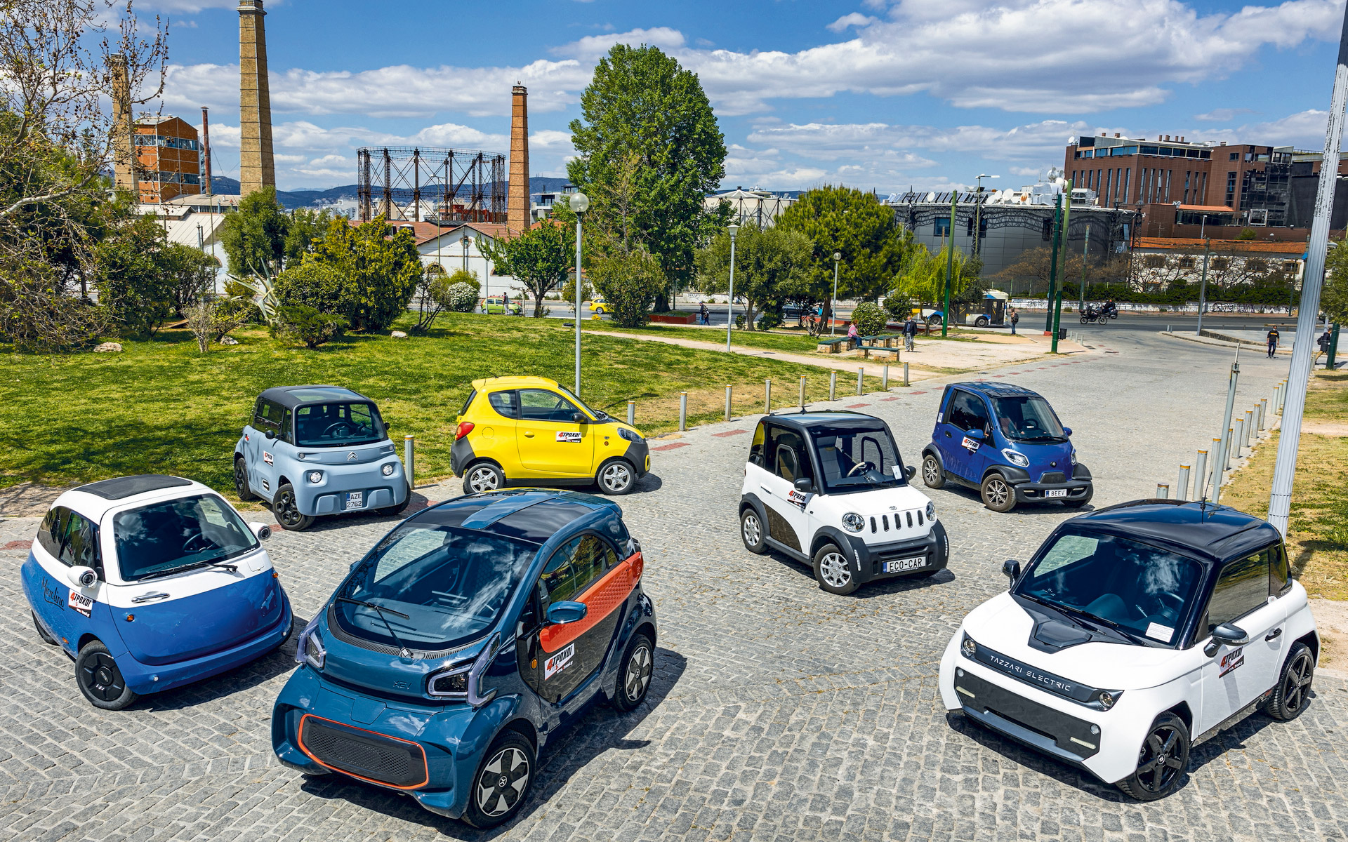 με-7-microcars-στο-κέντρο-της-αθήνας-αυτή-την-κυρ-561888520