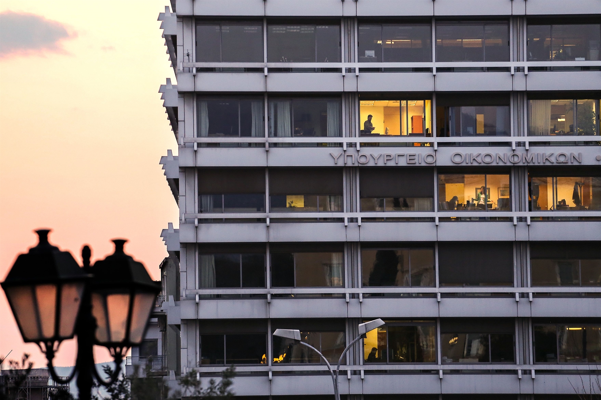 επιχείρηση-θερμοστάτης-δίνουν-μπό-561897775