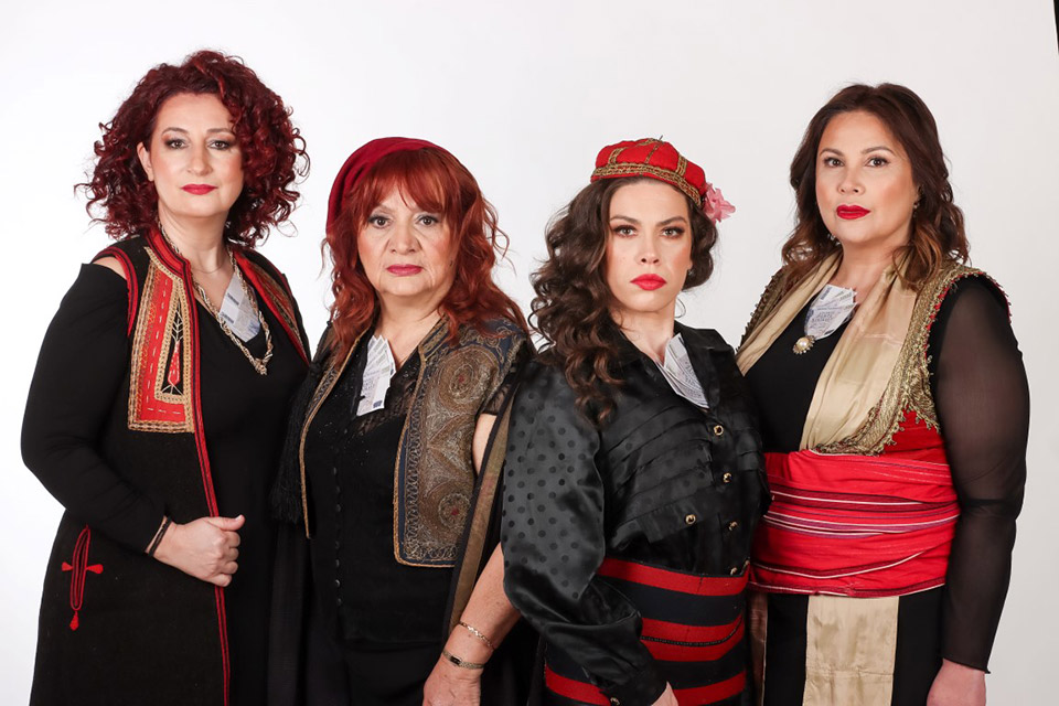 Τα τέσσερα πόδια του τραπεζιού του Ιάκωβου Καμπανέλλη-1