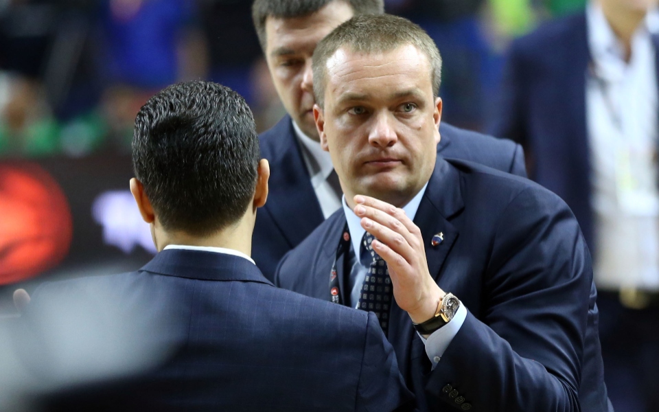 αντίδραση-βατούτιν-για-την-αποβολή-τω-561912430