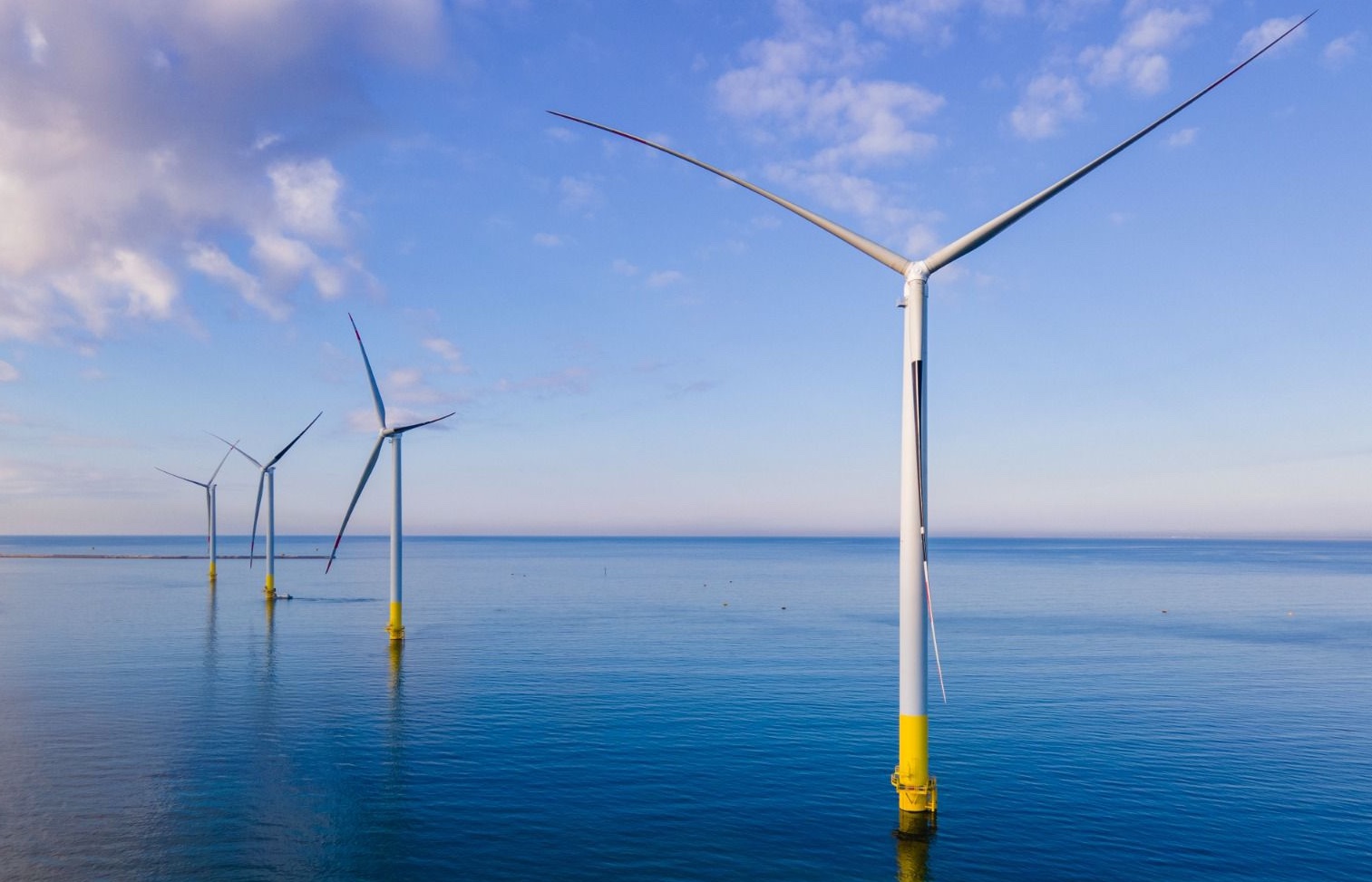 το-πρώτο-υπεράκτιο-αιολικό-της-μεσογε-561933661