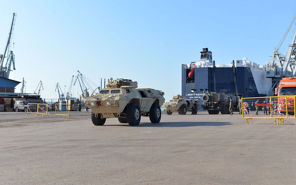 Ένοπλες Δυνάμεις: Παρελήφθησαν 180 τεθωρακισμένα οχήματα αναγνώρισης Μ1117 (εικόνες)-4