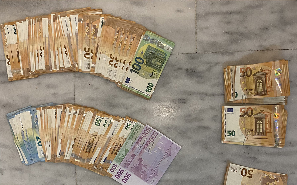 εξαρθρώθηκε-μεγάλο-κύκλωμα-τοκογλύφ-561916498