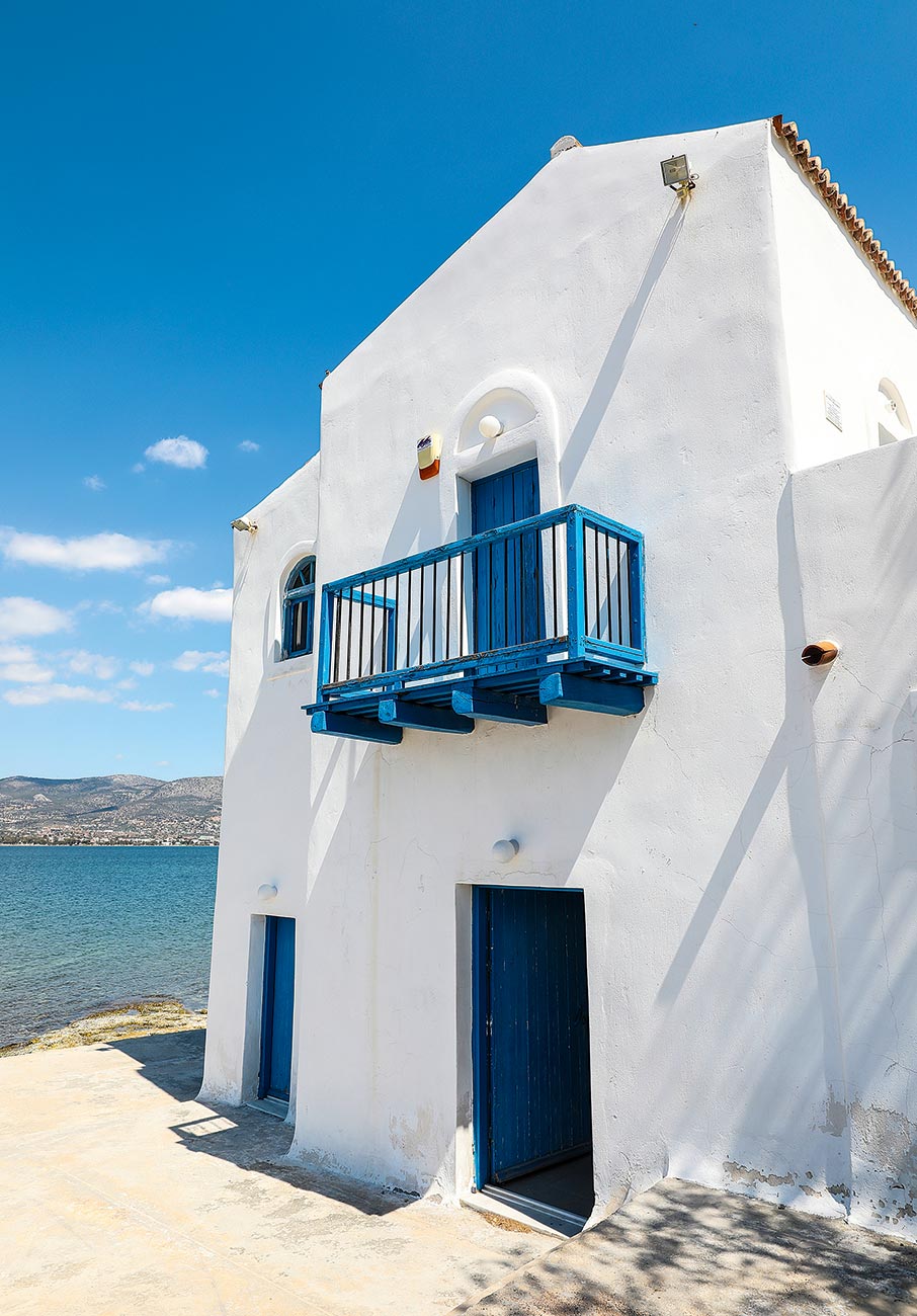 Σαλαμίνα: Κολπίσκοι με καταγάλανα νερά και πεζοπορίες σε πευκοδάση, μισή ώρα από τον Πειραιά-6