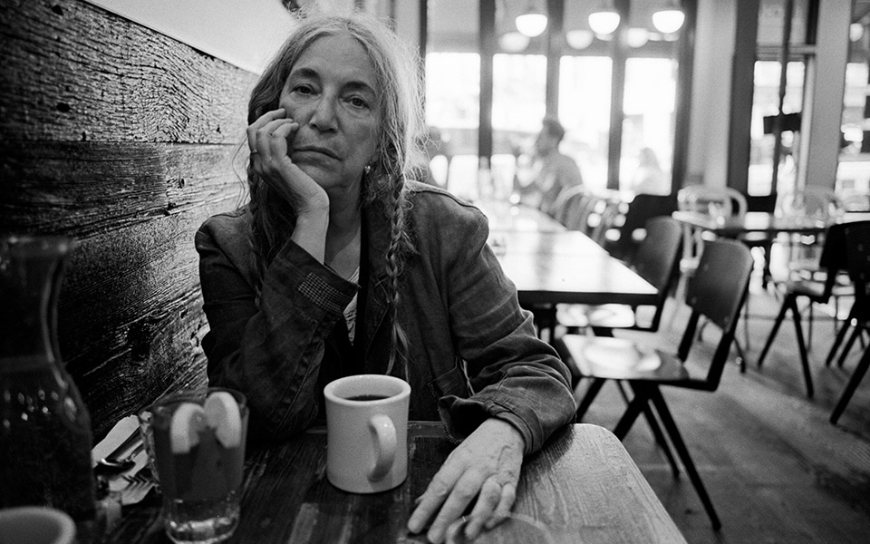 η-πάτι-σμιθ-σε-μια-απολαυστική-συνέντε-561912346