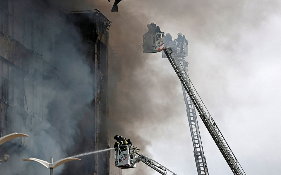 Ρωσία: Φωτιά σε επιχειρηματικό κέντρο στη Μόσχα – Φόβοι για εγκλωβισμένους (εικόνες)-2