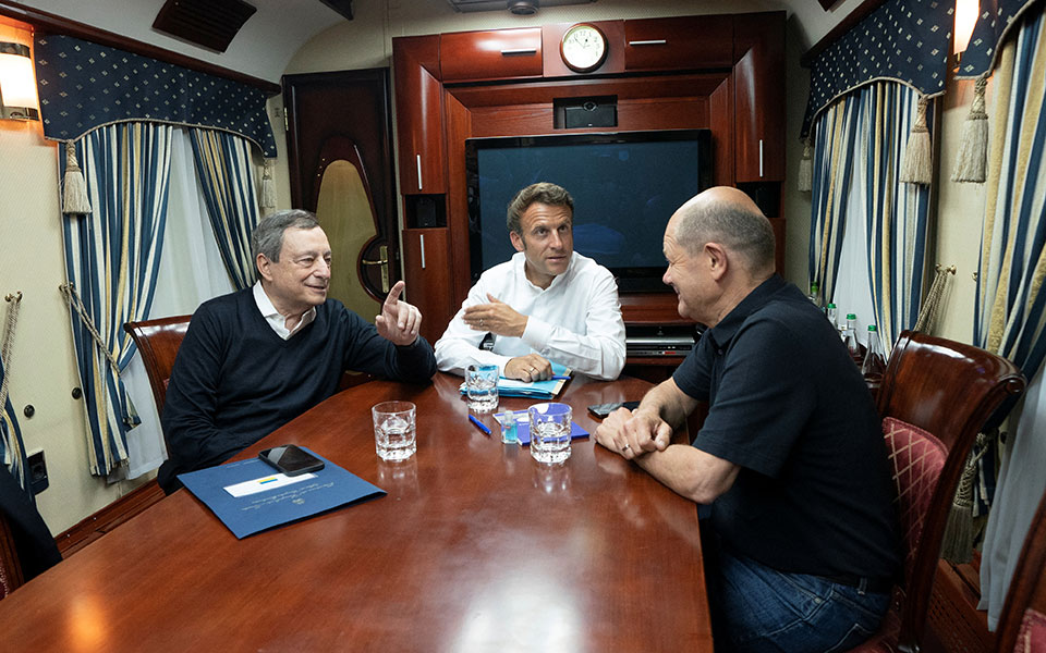 ουκρανία-στο-κίεβο-μακρόν-σολτς-ντράγ-561911551