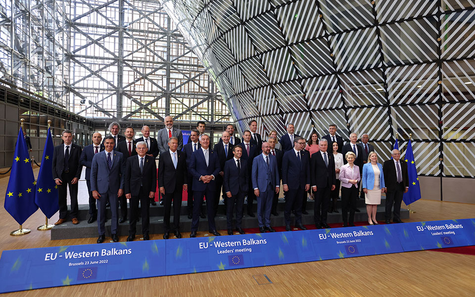 μήνυμα-των-ηγετών-της-εε-στην-τουρκία-561923740