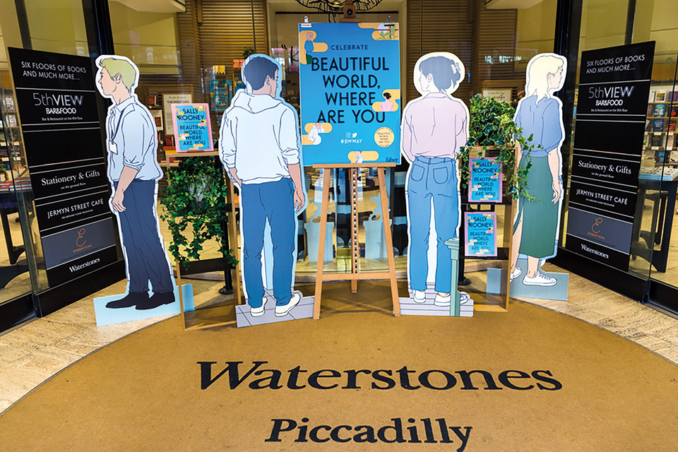 Σάλι Ρούνει: Η νέα ποπ σταρ της λογοτεχνίας-3