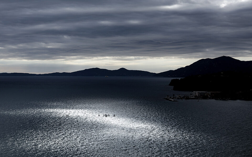 καιρός-αύριο-τοπικές-βροχές-στα-βόρει-561928693