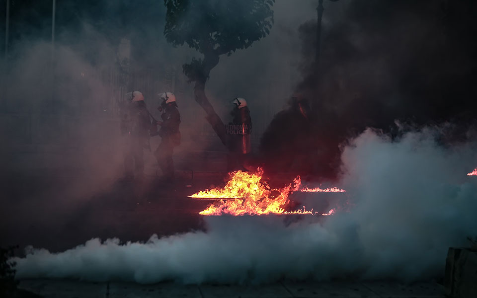 εξάρχεια-δύο-προσαγωγές-για-επιθέσει-561928543