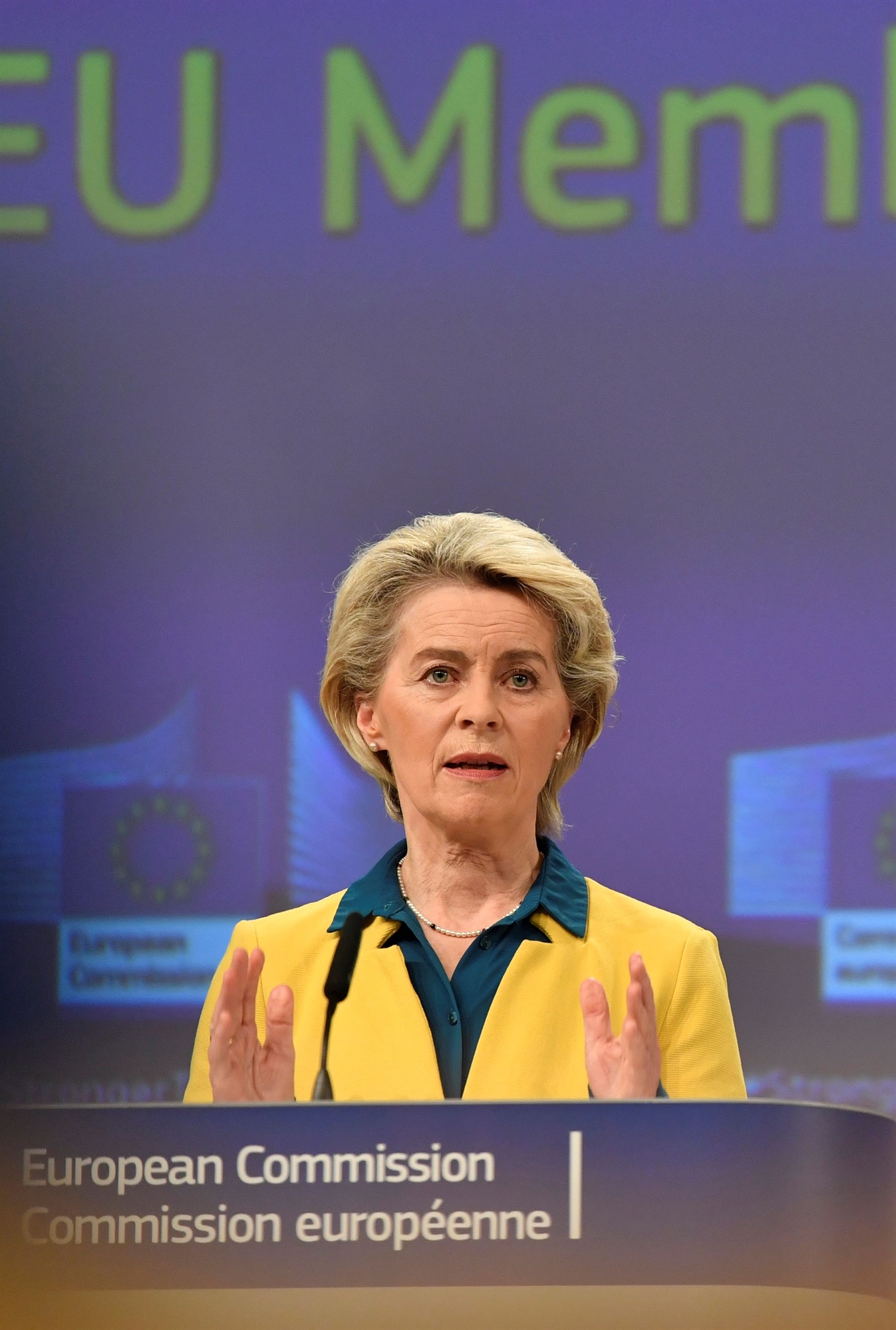 φον-ντερ-λάιεν-μεταβαίνει-στο-αζερμπα-561918853