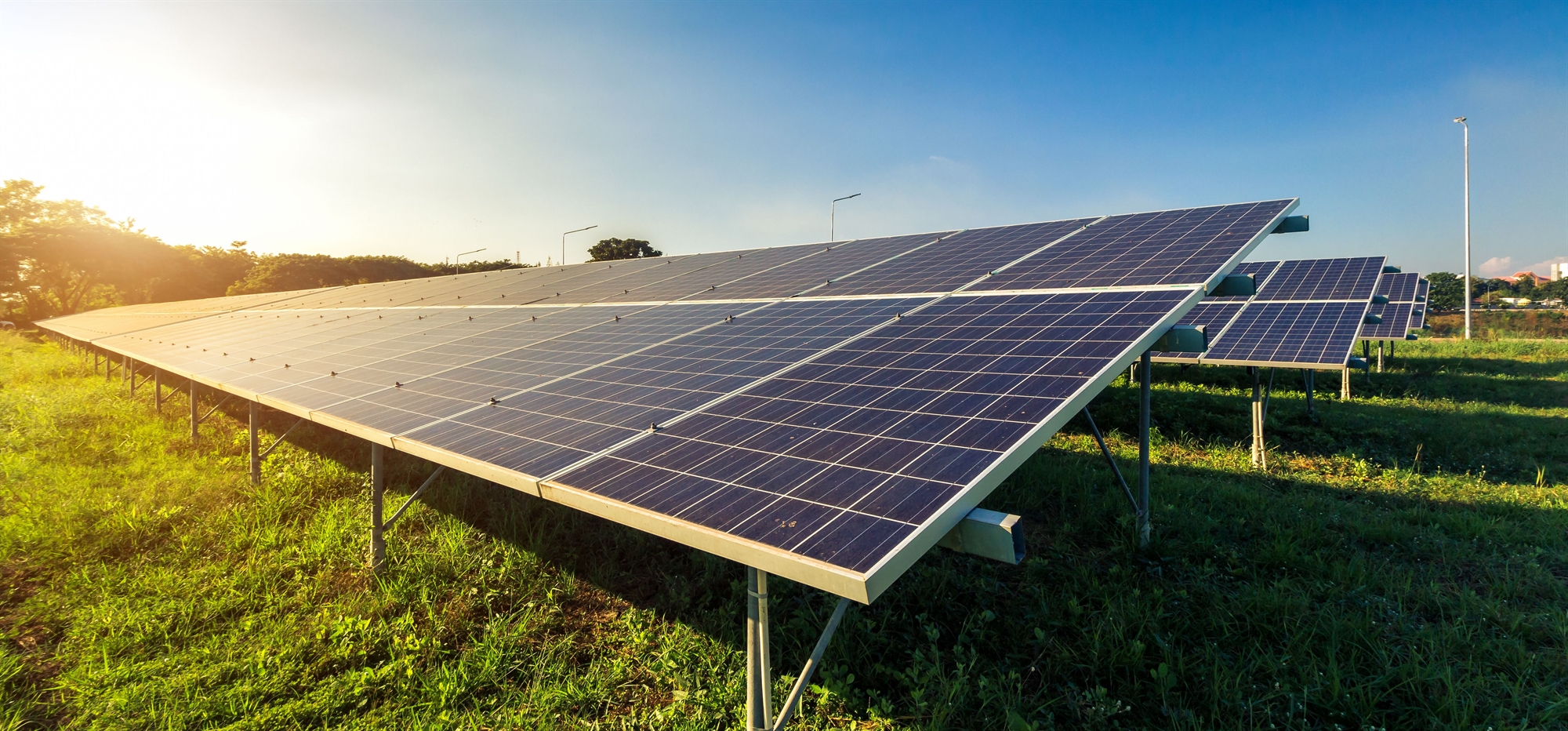 ανανεώσιμες-πηγές-ενέργειας-αναζητε-561926548