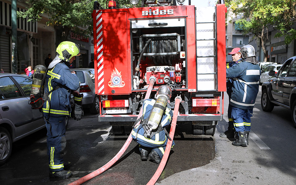 πυρκαγιά-σε-επαγγελματικό-κτίριο-στι-561928678