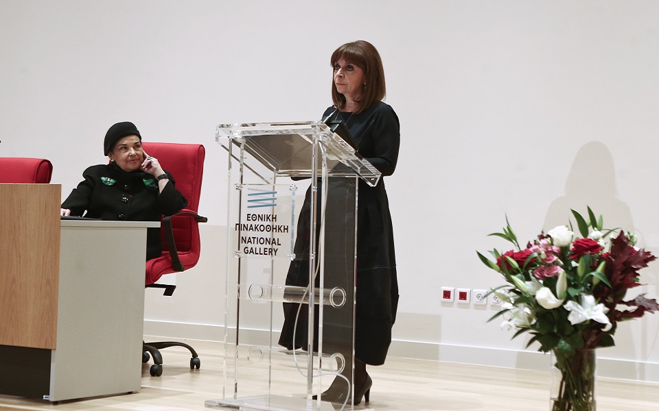 σακελλαροπούλου-αποχαιρετώ-με-βαθιά-561907219