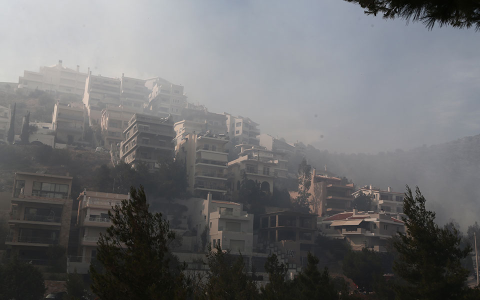 αναψε-φωτιές-η-πυρκαγιά-στον-υμηττό-561898105