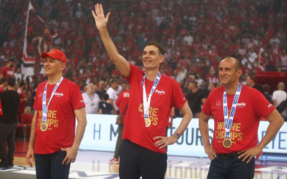 μπαρτζώκας-εύχομαι-να-ζήσουμε-μεγάλ-561921727